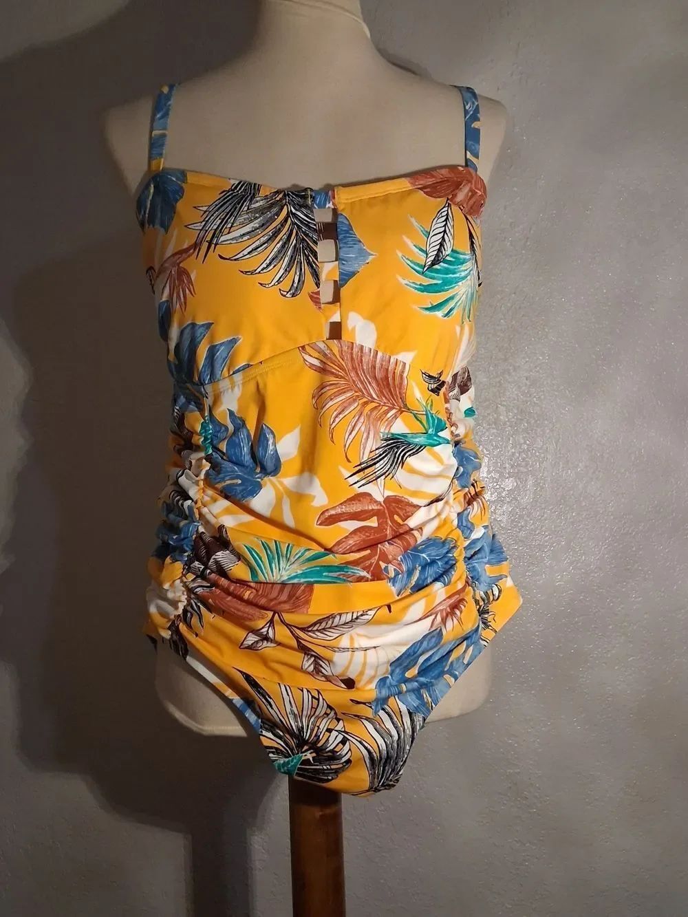 Jantzen NWOT Blue, Yellow & White Floral One Piece Swimwear Size 16W